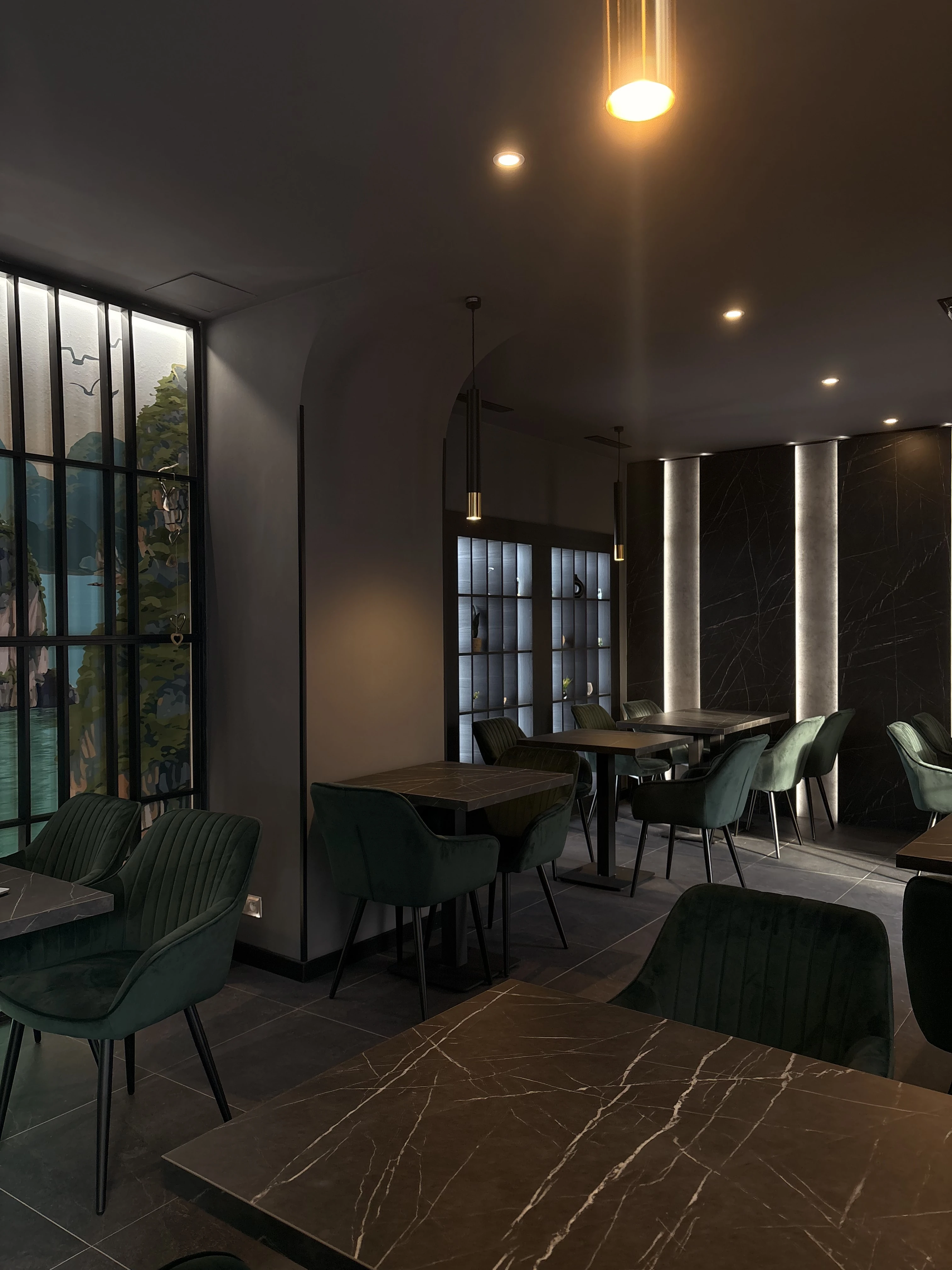Moderní asijská restaurace TIGUA